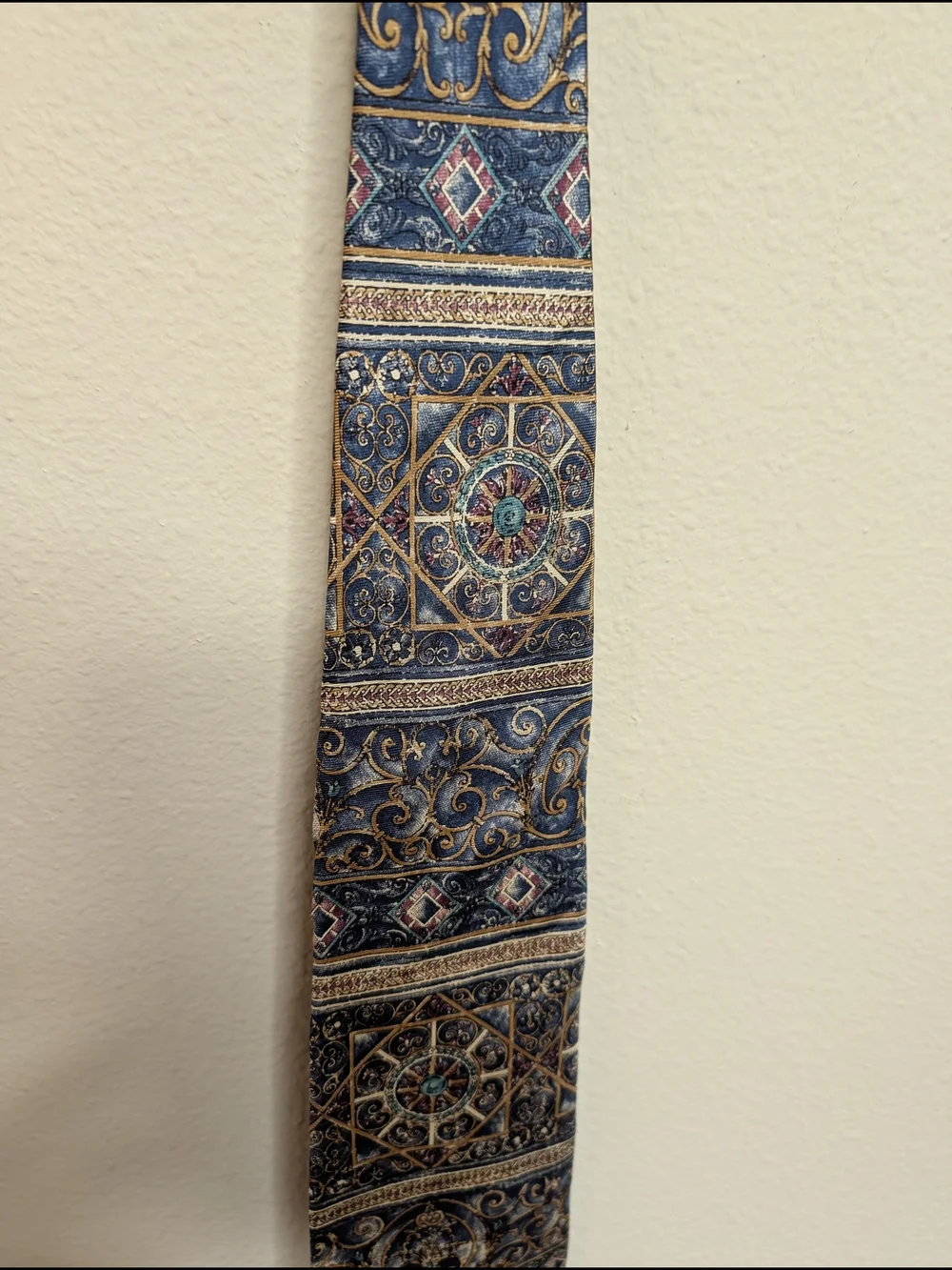 Cambridge Classics Tie‎ Navy Blue Ornate Medallion 100% Silk Vintage Wide